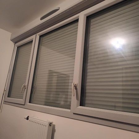 Apartamento Junior Brétigny-sur-Orge Exterior foto